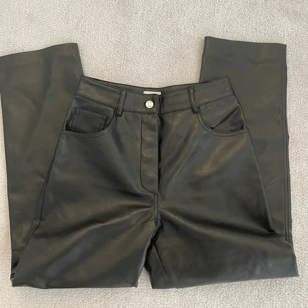 Aritzia Black High-Waisted Pants - Picture 2 of 8